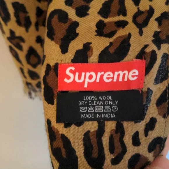 Supreme - Leopard Scarf